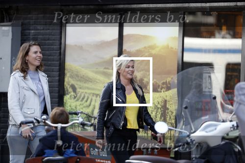 Amsterdam 9 september 2019
Bridget Maasland met ploeg op de beethovenstraat. Daarna stappen ze in een grote hummer limo.
