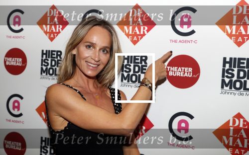 Amsterdam 19 september 2019
Premiere Johnny de Mol in het delamar theater. Zijn zwangere vrouw Anouk de Mol is natuurlijk aanwezig. Carlijn de Vries met dochter en vriendinnen
