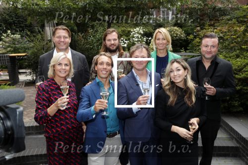 Amsterdam 10 september 2019
Presentatie celebaabs in hotel the Grand met oa Anouk Smulders Frits Sissing Dennis v d Geest Dennis Weening Dominique v Hulst ( zangeres Do) en  Irene moors . Celebabs is een idee van Tim Ouborg en Jeroen v d Boom