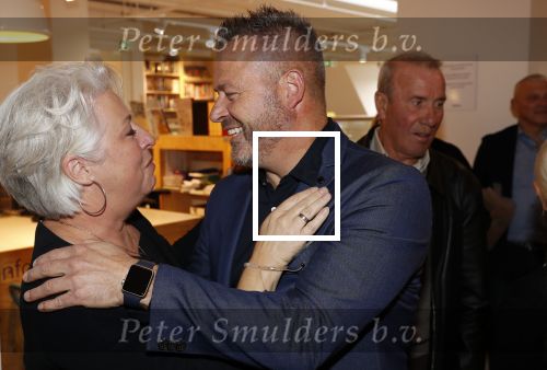 Amsterdam 27 september 2019
Boekpresentatie van Koos Alberts geschreven door zijn dochter Christa Krommenhoek. Presentatie is bij Scheltema. Christa met haar broer Dave