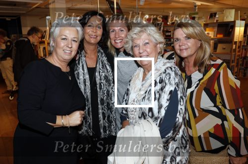 Amsterdam 27 september 2019
Boekpresentatie van Koos Alberts geschreven door zijn dochter Christa Krommenhoek. Presentatie is bij Scheltema.