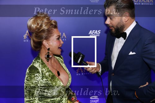 Scheveningen 22 september 2019
Premiere Anastasia in het afas Circustheater.
Connie Witteman met sieraden maker