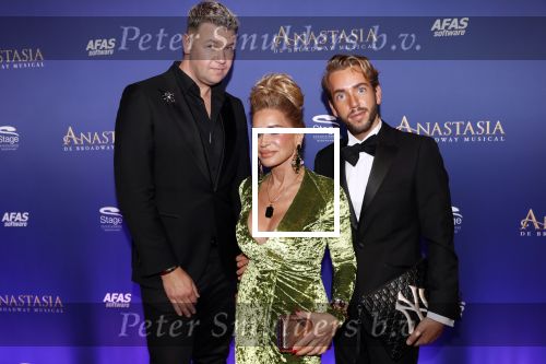 Scheveningen 22 september 2019
Premiere Anastasia in het afas Circustheater.
Connie Witteman met sieraden maker