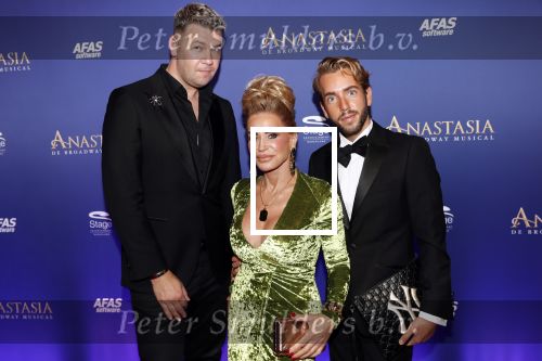 Scheveningen 22 september 2019
Premiere Anastasia in het afas Circustheater.
Connie Witteman met sieraden maker