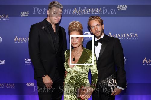 Scheveningen 22 september 2019
Premiere Anastasia in het afas Circustheater.
Connie Witteman met sieraden maker