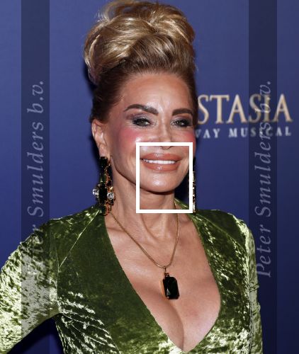 Scheveningen 22 september 2019
Premiere Anastasia in het afas Circustheater.
Connie Witteman met sieraden maker
