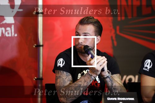 Almere 26 september 2019
Presentatie influencer boxing avond in sportcentrum Almere.
Dave Roelvink is een van de deelnemers