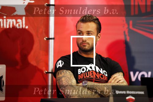 Almere 26 september 2019
Presentatie influencer boxing avond in sportcentrum Almere.
Dave Roelvink is een van de deelnemers