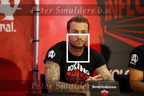 Almere 26 september 2019
Presentatie influencer boxing avond in sportcentrum Almere.
Dave Roelvink is een van de deelnemers