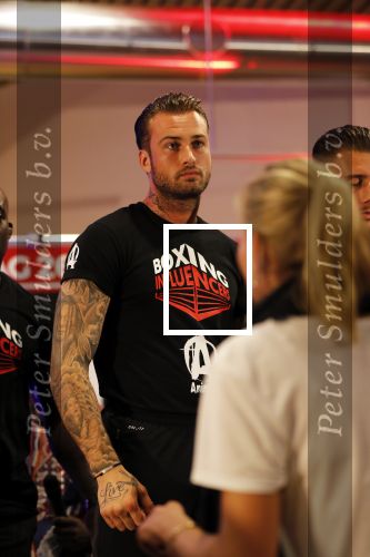 Almere 26 september 2019
Presentatie influencer boxing avond in sportcentrum Almere.
Dave Roelvink is een van de deelnemers