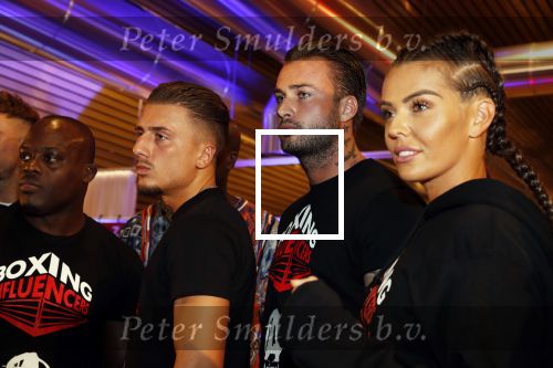 Almere 26 september 2019
Presentatie influencer boxing avond in sportcentrum Almere.
Dave Roelvink is een van de deelnemers