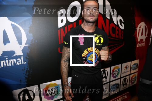 Almere 26 september 2019
Presentatie influencer boxing avond in sportcentrum Almere.
Dave Roelvink is een van de deelnemers