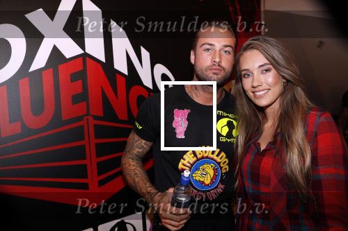 Almere 26 september 2019
Presentatie influencer boxing avond in sportcentrum Almere.
Dave Roelvink is een van de deelnemers. Dave met zijn vriendin Julia Mekkes