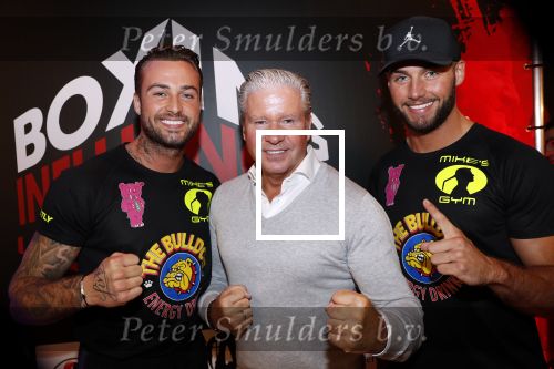 Almere 26 september 2019
Presentatie influencer boxing avond in sportcentrum Almere.
Dave Roelvink is een van de deelnemers. dave met zijn broer Donnie en vader Dries Roelvink