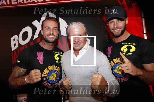 Almere 26 september 2019
Presentatie influencer boxing avond in sportcentrum Almere.
Dave Roelvink is een van de deelnemers. dave met zijn broer Donnie en vader Dries Roelvink