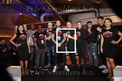 Almere 26 september 2019
Presentatie influencer boxing avond in sportcentrum Almere.
Dave Roelvink is een van de deelnemers