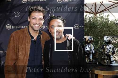 Rotterdam 2 september 2019
Presentatie Buddha to Buddha en hun nieuwe gouden sieradenlijn . Davina Michelle is het gezicht daarvan. Dennis Rugebregt Cris de Ravallet en Edgar Meier