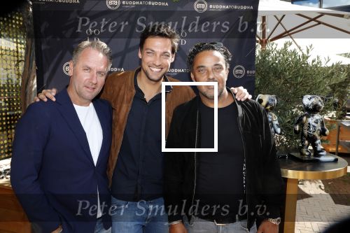 Rotterdam 2 september 2019
Presentatie Buddha to Buddha en hun nieuwe gouden sieradenlijn . Davina Michelle is het gezicht daarvan. Dennis Rugebregt Cris de Ravallet en Edgar Meier