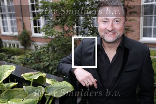 Amsterdam 10 september 2019
Presentatie celebaabs in hotel the Grand met oa Anouk Smulders Frits Sissing Dennis v d Geest Dennis Weening Dominique v Hulst ( zangeres Do) en  Irene moors . Celebabs is een idee van Tim Ouborg en Jeroen v d Boom