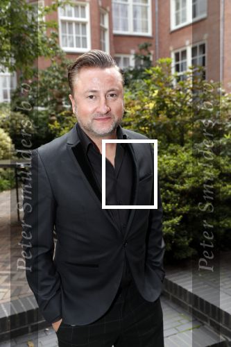 Amsterdam 10 september 2019
Presentatie celebaabs in hotel the Grand met oa Anouk Smulders Frits Sissing Dennis v d Geest Dennis Weening Dominique v Hulst ( zangeres Do) en  Irene moors . Celebabs is een idee van Tim Ouborg en Jeroen v d Boom