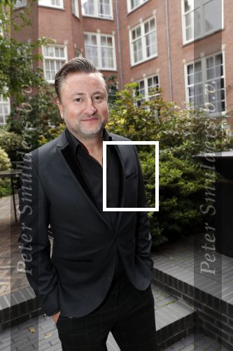 Amsterdam 10 september 2019
Presentatie celebaabs in hotel the Grand met oa Anouk Smulders Frits Sissing Dennis v d Geest Dennis Weening Dominique v Hulst ( zangeres Do) en  Irene moors . Celebabs is een idee van Tim Ouborg en Jeroen v d Boom