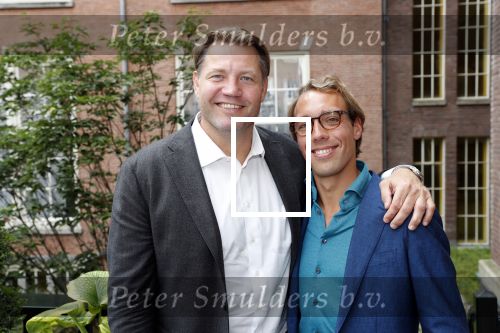 Amsterdam 10 september 2019
Presentatie celebaabs in hotel the Grand met oa Anouk Smulders Frits Sissing Dennis v d Geest Dennis Weening Dominique v Hulst ( zangeres Do) en  Irene moors . Celebabs is een idee van Tim Ouborg en Jeroen v d Boom