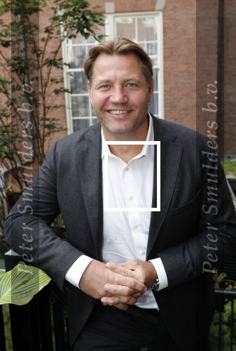 Amsterdam 10 september 2019
Presentatie celebaabs in hotel the Grand met oa Anouk Smulders Frits Sissing Dennis v d Geest Dennis Weening Dominique v Hulst ( zangeres Do) en  Irene moors . Celebabs is een idee van Tim Ouborg en Jeroen v d Boom