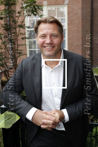 Amsterdam 10 september 2019
Presentatie celebaabs in hotel the Grand met oa Anouk Smulders Frits Sissing Dennis v d Geest Dennis Weening Dominique v Hulst ( zangeres Do) en  Irene moors . Celebabs is een idee van Tim Ouborg en Jeroen v d Boom
