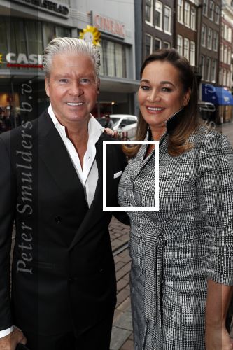 Amsterdam 11 augustus 2019
Premiere Downtown Abbey in pathe Tuschinski.
Dries Roelvink en zijn vrouw Honoria