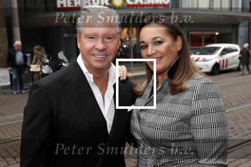 Amsterdam 11 augustus 2019
Premiere Downtown Abbey in pathe Tuschinski.
Dries Roelvink en zijn vrouw Honoria
