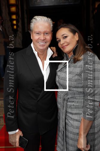 Amsterdam 11 augustus 2019
Premiere Downtown Abbey in pathe Tuschinski.
Dries Roelvink en zijn vrouw Honoria