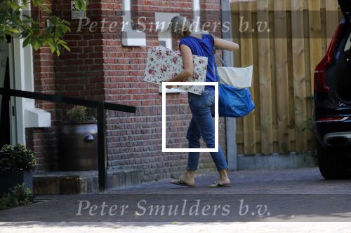 Den Haag 14 september 2019
Jack de Vries zijn nieuwe vriendin Emily Maas trekt bij hem in . Vandaag bracht ze haar spullen naar Jack zijn huis.