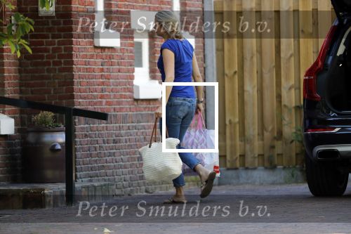 Den Haag 14 september 2019
Jack de Vries zijn nieuwe vriendin Emily Maas trekt bij hem in . Vandaag bracht ze haar spullen naar Jack zijn huis.