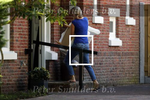 Den Haag 14 september 2019
Jack de Vries zijn nieuwe vriendin Emily Maas trekt bij hem in . Vandaag bracht ze haar spullen naar Jack zijn huis.