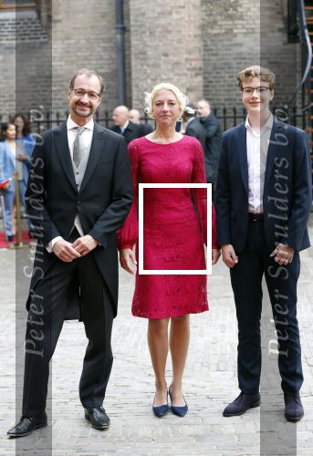 Den Haag 17 september 2019
Prinsjesdag 2019 op het binnenhof.
Eric Wiebes, minister van Economische Zaken en Klimaat arriveert samen met zijn partner en zoon