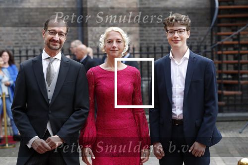 Den Haag 17 september 2019
Prinsjesdag 2019 op het binnenhof.
Eric Wiebes, minister van Economische Zaken en Klimaat arriveert samen met zijn partner en zoon