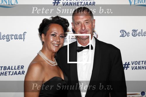 Hilversum 2 september 2019
Voetbalgala bij studio 21 . Ernie Brandts met zijn vrouw