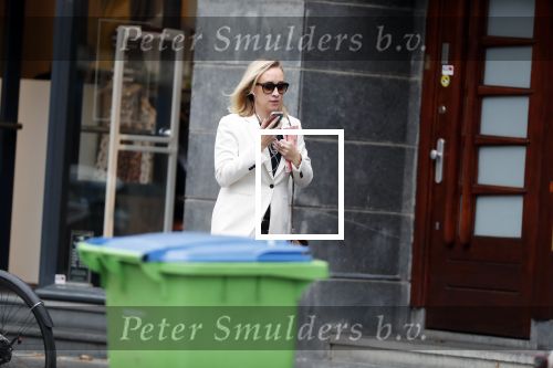 Ansterdam 24 september 2019
Eva Jinek bellend op de beethovenstraat