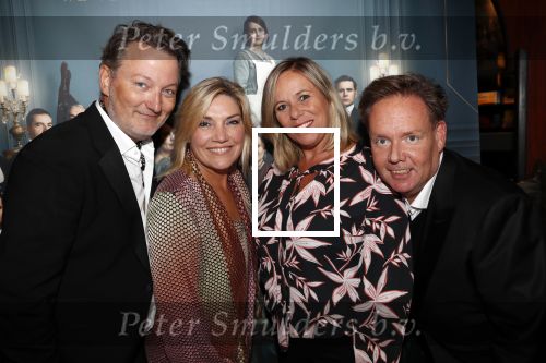 Amsterdam 11 augustus 2019
Premiere Downtown Abbey in pathe Tuschinski. Gallyon v Vessem kwam met Selma v Dijk en Jaco Peeringa