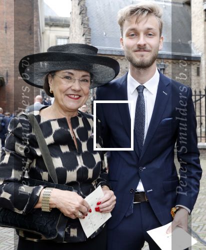 Den Haag 17 september 2019
Prinsjesdag 2019 op het binnenhof.
Gerdi Verbeet met kleinzoon