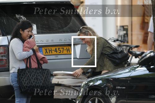 Amsterdam 12 september 2019
Gigi Ravelli met kindje en aupair op de cornelis schuytstraat.