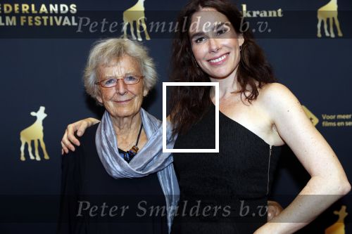 Utrecht 27 september 2019
Premiere Instinct tijdens de utrechtse filmdagen.
Halina Reijn deed de regie en Carice v Houten speelt de hoofdrol. halina met moeder en familie