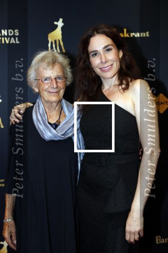 Utrecht 27 september 2019
Premiere Instinct tijdens de utrechtse filmdagen.
Halina Reijn deed de regie en Carice v Houten speelt de hoofdrol. halina met moeder en familie