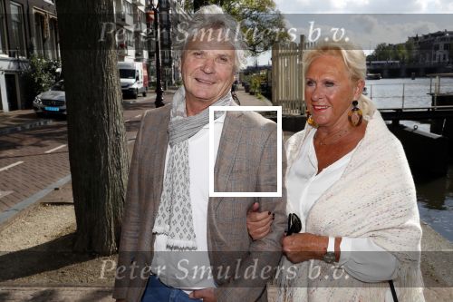 Amsterdam 12 september 2019
Boekpresentatie Anneke Gronloh in carre. Bart Peeters heeft het boek geschreven.
Hans v Hemert kwam met zijn vriendin