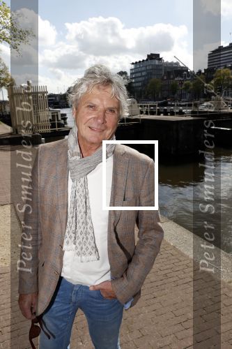 Amsterdam 12 september 2019
Boekpresentatie Anneke Gronloh in carre. Bart Peeters heeft het boek geschreven.
Hans v Hemert kwam met zijn vriendin