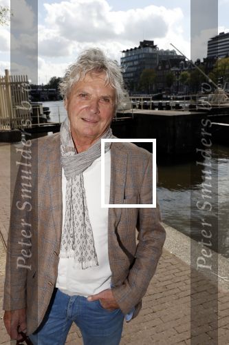 Amsterdam 12 september 2019
Boekpresentatie Anneke Gronloh in carre. Bart Peeters heeft het boek geschreven.
Hans v Hemert kwam met zijn vriendin