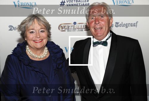 Hilversum 2 september 2019
Voetbalgala bij studio 21 . Harry Lubse met zijn vrouw