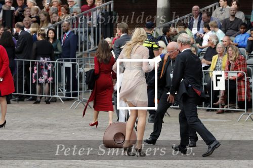 Den Haag 17 september 2019
Prinsjesdag 2019 op het binnenhof.
Hoedje waait weg