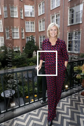 Amsterdam 10 september 2019
Presentatie celebaabs in hotel the Grand met oa Anouk Smulders Frits Sissing Dennis v d Geest Dennis Weening Dominique v Hulst ( zangeres Do) en  Irene moors . Celebabs is een idee van Tim Ouborg en Jeroen v d Boom