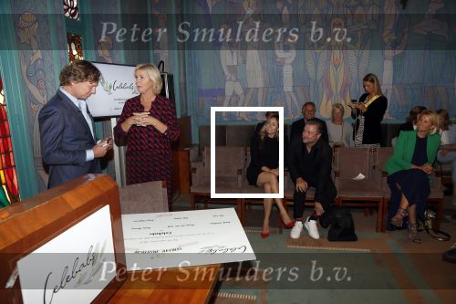 Amsterdam 10 september 2019
Presentatie celebaabs in hotel the Grand met oa Anouk Smulders Frits Sissing Dennis v d Geest Dennis Weening Dominique v Hulst ( zangeres Do) en  Irene moors . Celebabs is een idee van Tim Ouborg en Jeroen v d Boom